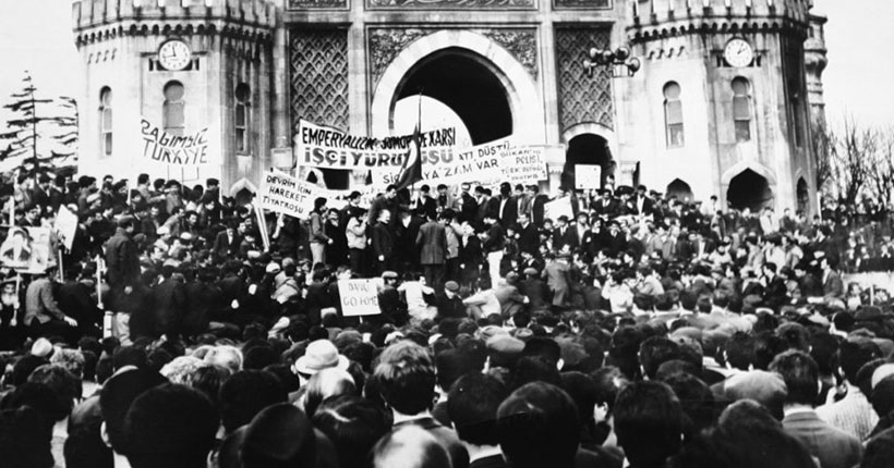 SAHADA SEMİNER: Beyazıt: Bir Meydanın Tarihinin İzinde SAHADA SEMİNER: Beyazıt: Bir Meydanın Tarihinin İzinde